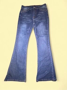 Classic Women's Size 28 Mid-Rise Flared Dark Blue Bootcut Jeans 29” Inseam
